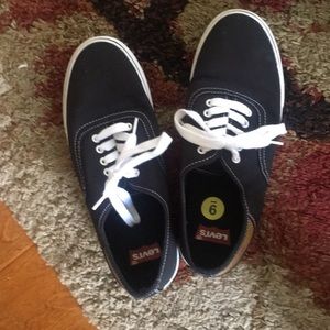 Levi’s Black Sneaker size 9